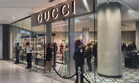 gucci find a store swiss